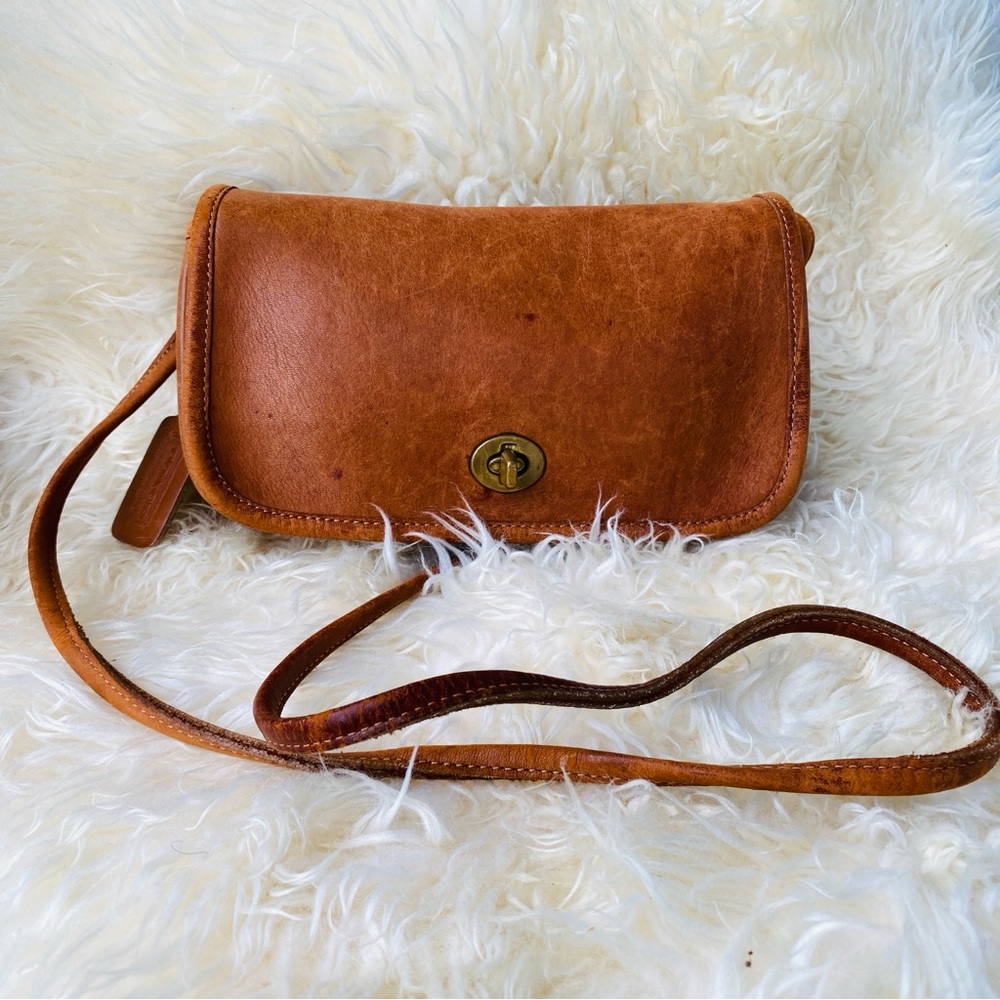 COACH vintage Dinky brown leather crossbody bag purse shoulder turnlock - Picture 3 of 14